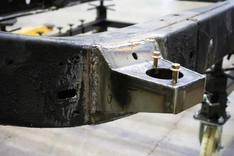05-15 Toyota Tacoma Access Cab Crew Cab Front Body Mount Right - Image 3