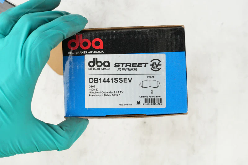 DBA 11-14 Chrysler 200 Front Street Series Brake Pads - Image 2