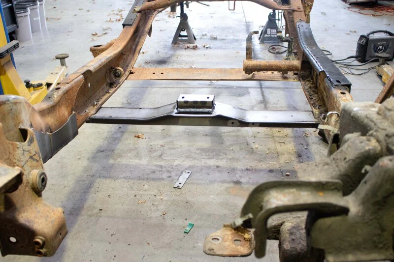 Rust Buster 01-10 GM Pickup Front Cab Mount - Image 4