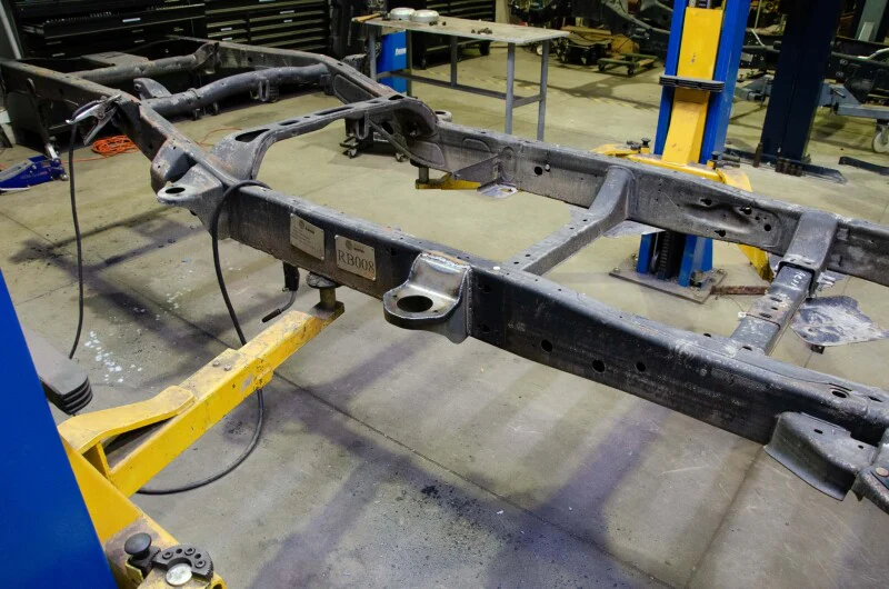 Rust Buster 14-18 Chevy Silverado 1500 Center Cab Mount - Right