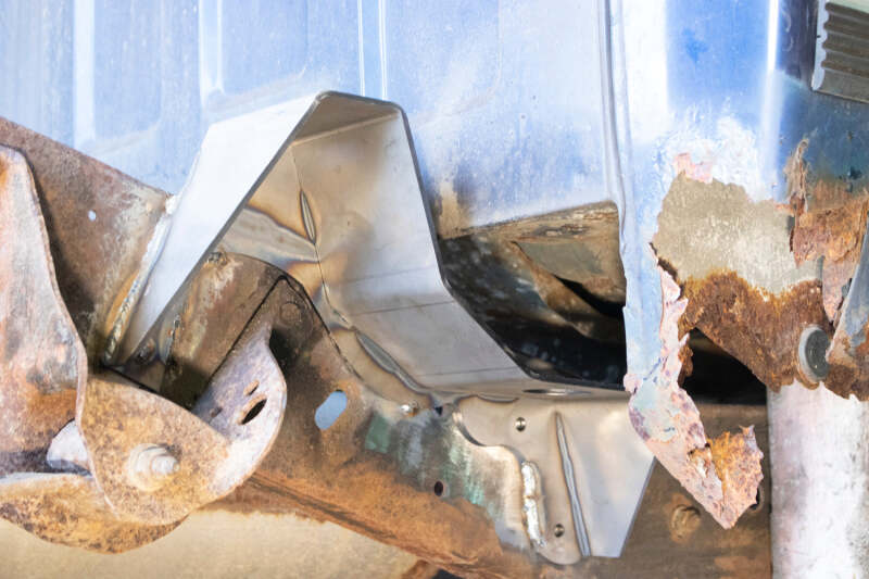 Rust Buster 1988-1998 Chevrolet & GMC C/K 1500 & 2500 Bed and Cab Mount Brackets - Left - Image 4