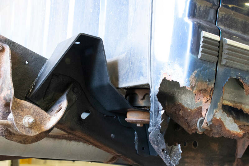 Rust Buster 1988-1998 Chevrolet & GMC C/K 1500 & 2500 Bed and Cab Mount Brackets - Right - Image 8