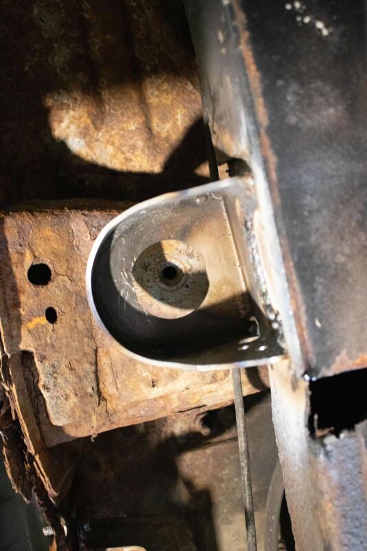 Rust Buster Avalanche/Suburban/Yukon Center Body Frame Mount - Image 2