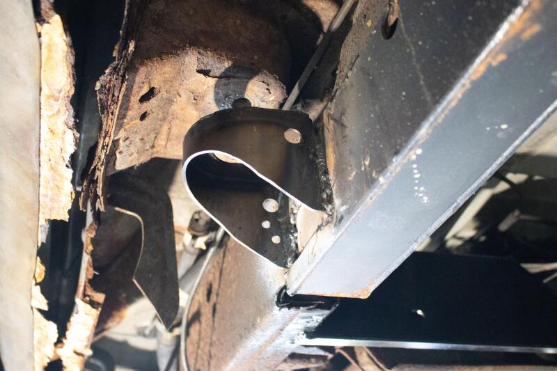 Rust Buster Avalanche/Suburban/Yukon Center Body Frame Mount - Image 4