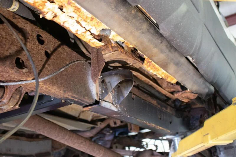 Rust Buster Avalanche/Suburban/Yukon Center Body Frame Mount - Image 5