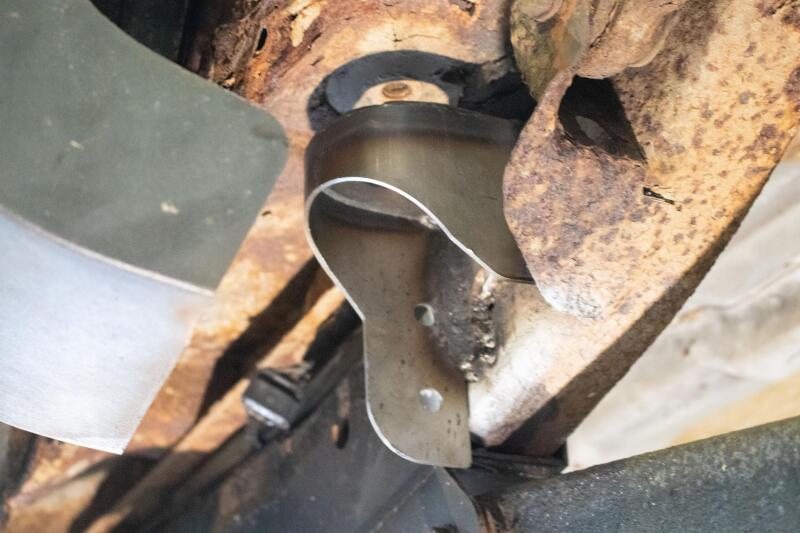 Rust Buster Avalanche/Suburban/Yukon Center Rear Body Frame Mount - Image 6