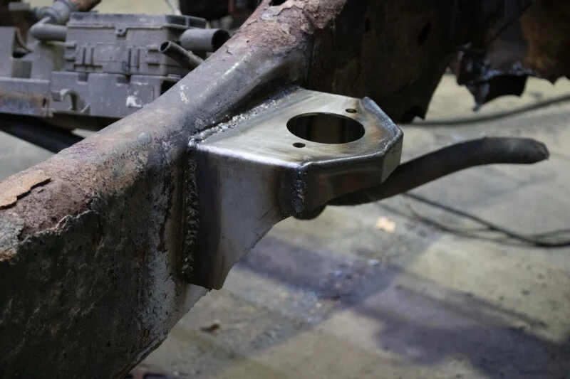 Rustbuster Front Cab Mount Left Side - Image 4